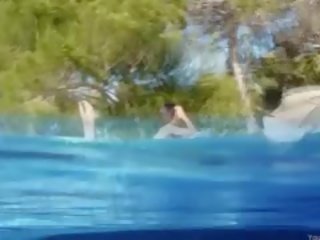 Underwater strip of charming dhadhane