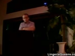 No suono: peter succhiare storditore in biancheria intima
