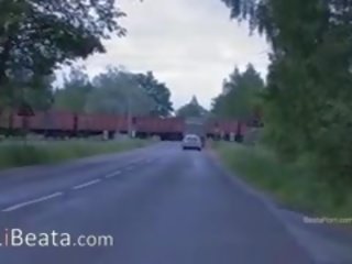 Kami pertama di luar dewasa filem pada yang bas stesen