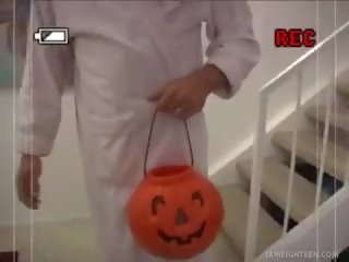 Hedvábný tyl hvězda je a trik s a zacházet!