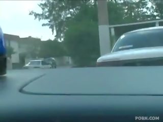 Ametaur tinedyer pagsuso miyembro sa ang sasakyan para
