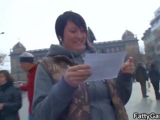 诱人的 大美女 picks 向上 他 为 玩