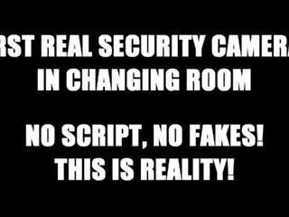 Красавици чешки тийн snooped в смяна стая!