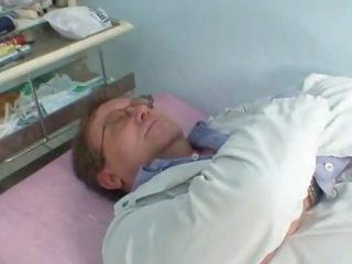 Vilma 성숙한 고양이 검경 승마 추출물과 st 시험