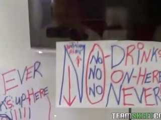 Daughter lets hunk energizes her beaver
