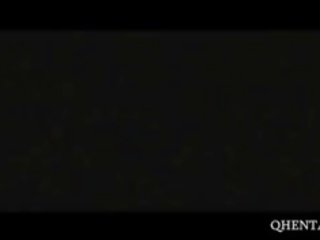 Hentai stunner muca podrgnil dvignjeno krilo daje bj