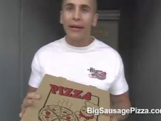 Tempting pirang mom aku wis dhemen jancok does bukkake for pizza chap and gets licked and fucked hard