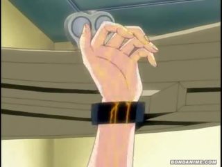 Terriefied animace dáma v cuffs dostane electicity shocks