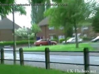 Ýaşlar got babes jemagat öňünde amjagaz flashing and daşda hor başlangyç pank exposing