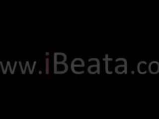 玻璃 的 啤酒 在 青少年 肛門
