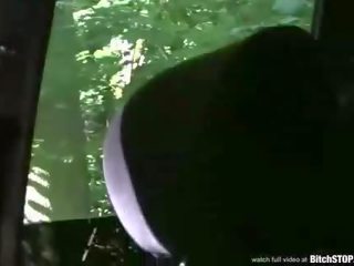 Szuka megáll dögös tini veronika szar szabadban