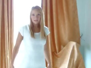 Білявка підліток handling a величезний peter в a камера мов - totallyfreehotcams.com