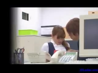 办公室 女儿 多指 越来越 她的 的阴户 和 乳头 stimulate
