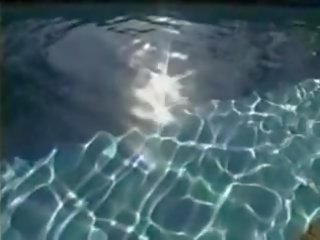 办 该 水池 青少年