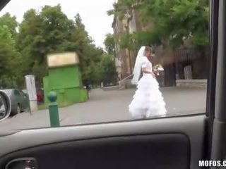 轟動的 新娘 amirah 得到 的陰戶 性交
