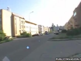 Зіпсована підліток отримує трахкав боком