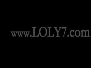 Oliata donna e suo desirable pisciata ruscello