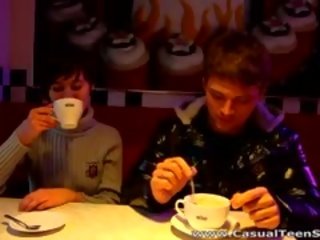 Unë ishte duke pasur një filxhan i coffee në tim i preferuar cafe kur unë