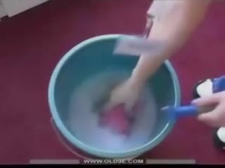 Bata ginintuan ang buhok paglulon luma pagbuga ng tamod