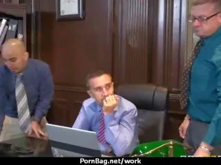 Gjoksmadhe deity qirje të saj shefi në the zyrë 1
