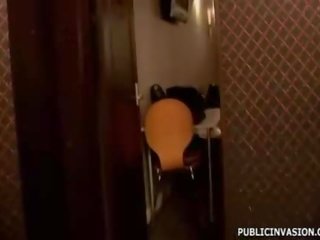 Outstanding привабливий дочка blowjobing і трахання