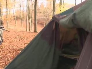 Euro dashnore merr dyshe fucked në një tent