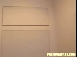 組 的 角質 女同志 得到 舔 周圍 該 聖誕 樹