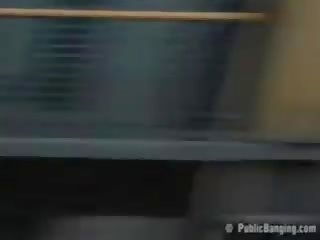 Sarılı erişkin film inanılmaz sarışın en bir uyuyan istasyon