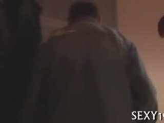 Mladý mademoiselle podvedl do mající divoký xxx video s učitel