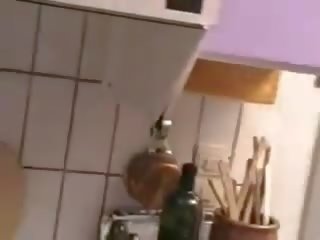 Rambut pirang swedia milf keras naik cukup untuk menjadi difilmkan oleh snahbrandy