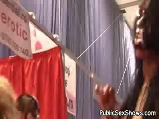 Gyzykly desirable strippers in erotic limo getting küntije and ýalaňaç