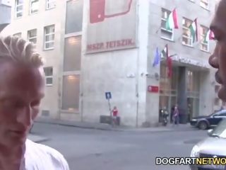 Nesty prende a cazzo suo preferito nero pornostar