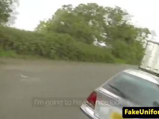 Drobounký brit pussyslammed podle oversexed policajt