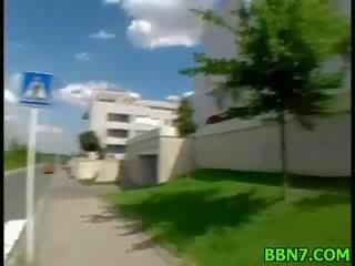 Jemagat öňünde out doors gurjak jatty kirli film zartyldap maýyrmak agzyňa almak
