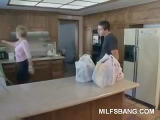 淫 摩洛伊斯兰解放阵线 caressing