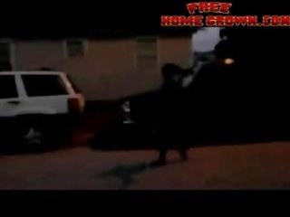 Crack jelep walks down köçe naked