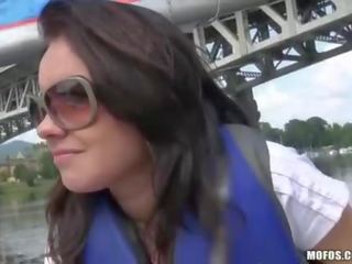 Innocent looking divinity banged in her gämi