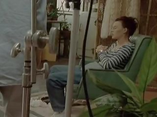 Terrific чарівний сцена з a привабливий білявка модель в heat