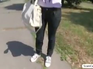 調皮 sabina 得到 性交 在 該 灌木