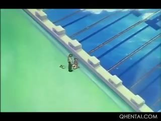 無盡 嬌小 紅發 的陰戶 釘 深 在 該 locker 室