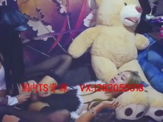 Ä¼ªå¨æ»ä¼ªå¨ Two enticing transvestites ? å¥? ? have xxx movie show