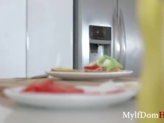 我的 這 媽媽我喜歡操 strumpet 我的 slave- tara 阿什利