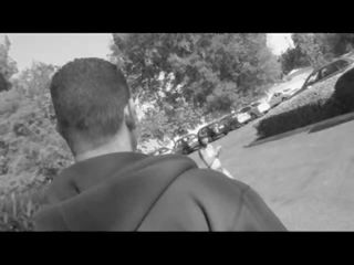 Whitezilla е largega от а nigga две