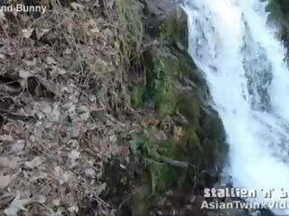 Asian Twink Sucks putz By Waterfall