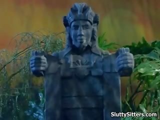 Glorious 베이비 시터 vids 떨어져서 그녀의 벌거 벗은 몸 과 소요 에이 큰 manhood 에 그녀의 삭발 고양이