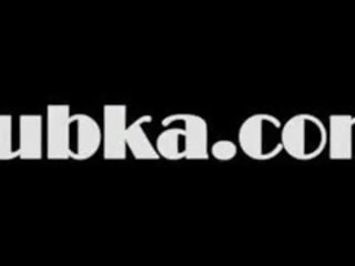 Танцююча duet з два великий blackhairs