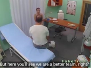 Medico fucks infermiere dhe duke pastruar mademoiselle