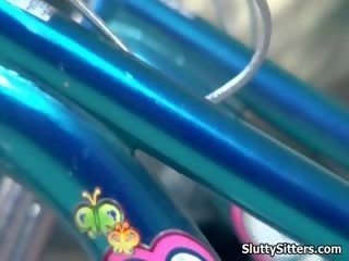 嫪 保姆 享受 给 一个 不错 口交 到 babies 父亲