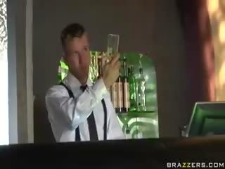 大 濕 clubbing 屁股