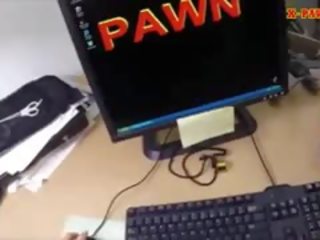 Talyp in äýnek sells books and pounded to earn extra pul